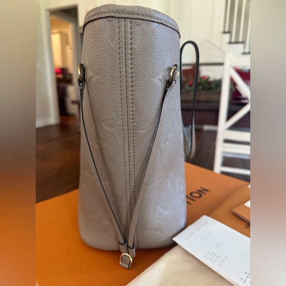 Louis Vuitton Neverfull MM Turtledove Monogram Empreinte with Pouchette. - Picture 3 of 15